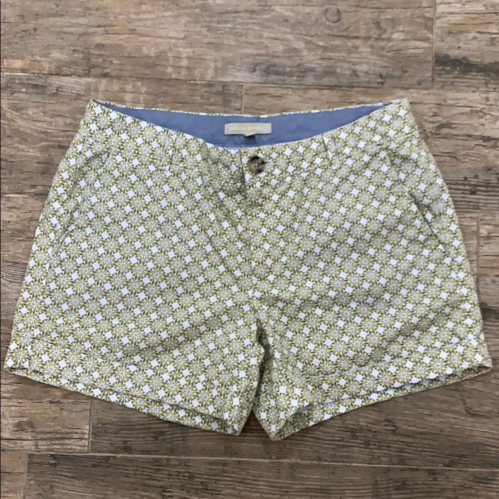 Banana Republic Women's Yellow Print Shorts Size 6